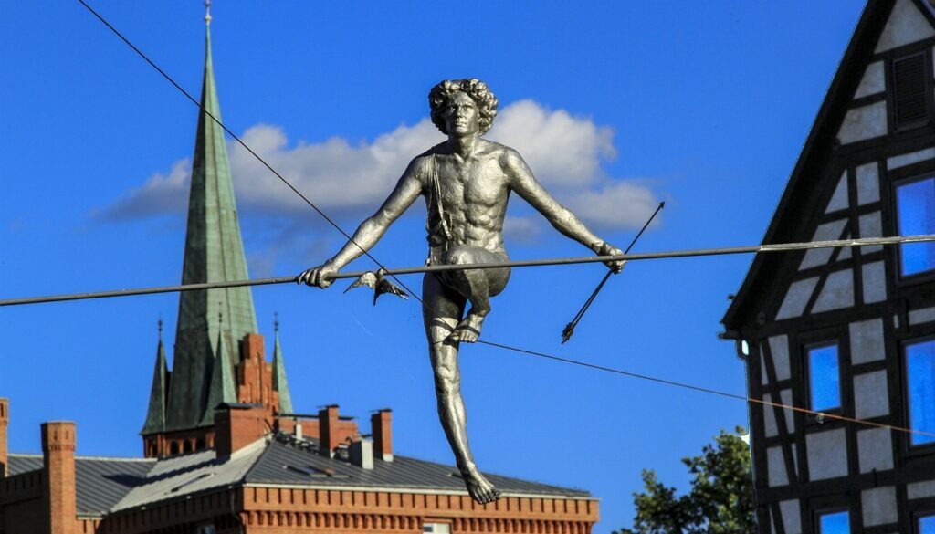 bydgoszcz brda river sculpture 220078